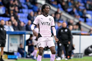 Stockport County 'den Jid Okeke, 6 Temmuz 2024' te oynanan Chester-Stockport County maçında Deva Stadyumu 'nda karşı karşıya geldi. 