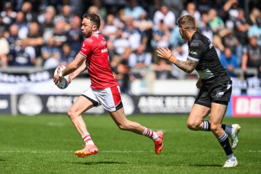 Salford Red Devils takımından Ryan Brierley, Salford Community Stadyumu 'nda oynanan 16. Salford Red Devils vs Hull FC karşılaşmasında ilk hamlesini yaptı. 