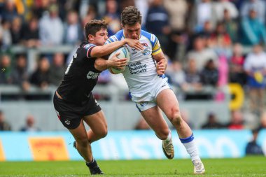 Londra Broncos takımından Jensen Monk, Leeds Rhinos 'tan Brodie Croft' u 6 Temmuz 2024 'te Headingley Stadyumu' nda Leeds Rhinos 'a karşı Londra Broncos maçında yendi. 