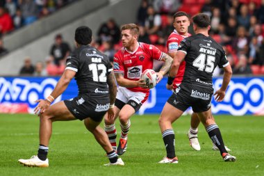 Salford Red Devils takımından Marc Sneyd, Salford Community Stadyumu 'nda oynanan 16. Salford Red Devils vs Hull FC karşılaşmasında ilk hamlesini yaptı. 