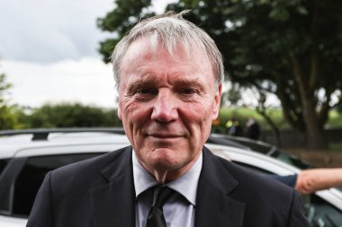 Gary Hetherington Leeds Gergedan Baş Yöneticisi Pontefract Krematoryumu, Pontefract, İngiltere, 7 Temmuz 2024 'teki Rob CBE Burrow Cenaze Töreni' nde hazır bulunuyor. 