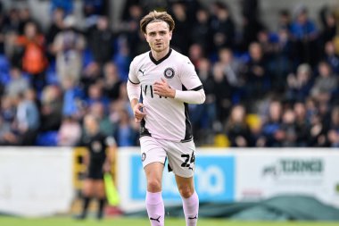 Stockport County 'den Lewis Bate, 6 Temmuz 2024' te Chester-Stockport County maçında Deva Stadyumu 'nda karşı karşıya geldi. 