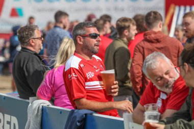Sewell Group Craven Park 'a gelen taraftarlar, Betfred Süper Lig 16n karşılaşmasında Hull KR ve Catalans Dragons' a karşı Sewell Group Craven Park, Kingston upon Hull, Birleşik Krallık, 6 Temmuz 2024 