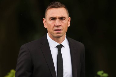 Kevin Sinfield, 7 Temmuz 2024 'te Pontefract Krematoryumu, Pontefract, İngiltere' deki Rob CBE Burrow Cenaze Töreni sırasında geldi. 