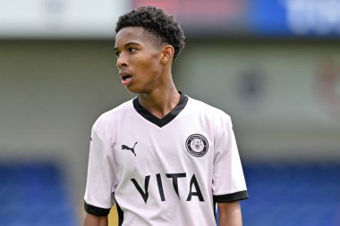 Stockport County 'den Harry Johnston, 6 Temmuz 2024' te Chester-Stockport County maçında Deva Stadyumu 'nda karşı karşıya geldi. 