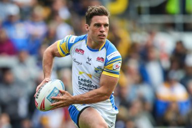 Leeds Rhinos takımından Brodie Croft, 6 Temmuz 2024 tarihinde Leeds Stadyumu 'nda oynanan 16. Betfred Süper Lig karşılaşmasında Leeds Rhinos' a karşı Londra Broncos maçında maç yapıyor. 