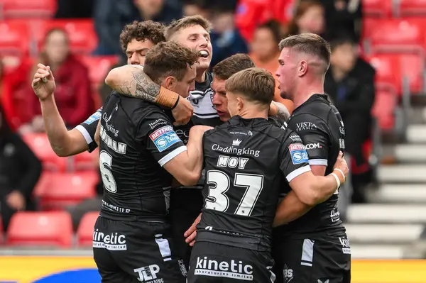 Jordan Lane Hull FC, İngiltere 'nin Eccles şehrinde oynanan Salford Red Devils vs Hull FC karşılaşmasında oynanan Betfred Süper Lig karşılaşmasını kutluyor. 
