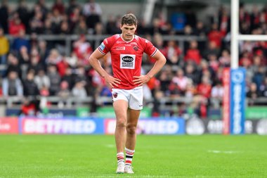 Salford Red Devils 'den Sam Stone, Salford Community Stadyumu' nda oynanan 16. Salford Red Devils vs Hull FC karşılaşmasında üzgün görünüyor. 