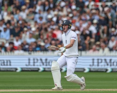 İngiltere 'den Zak Crawley, 1. Rothesay Deneme Maçı' nda 1. İngiltere, Londra, İngiltere 'de Batı Hint Adaları' na karşı 10 Temmuz 2024 'te koşu yapmıyor. 