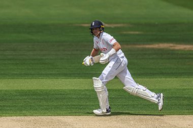 İngiltere 'den Joe Root, Rothesay Test Maçı' nda iki koşu yaptı. İngiltere, Batı Hint Adaları 'na karşı Lords, Londra, İngiltere, 11 Temmuz 2024