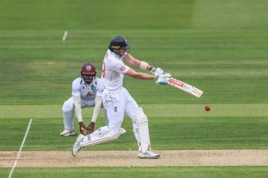 İngiltere 'den Jamie Smith, 11 Temmuz 2024' te Londra Lords 'da oynanan Rothesay Test Maçı 2. İngiltere - Batı Hint Adaları karşılaşmasında dört koşu yaptı.
