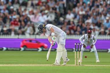 İngiltere 'den Ollie Pope, 1. Rothesay Deneme Maçı 1. İngiltere-Batı Hint Adaları maçında 10 Temmuz 2024' te Londra, İngiltere 'de iki koşu yaptı. 