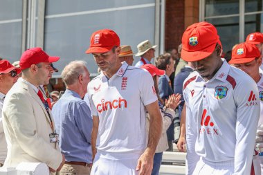İngiltere 'den James Anderson, Rothesay Test Maçı İkinci Gün İngiltere - Batı Hint Adaları Lords, Londra, İngiltere, 11 Temmuz 2024