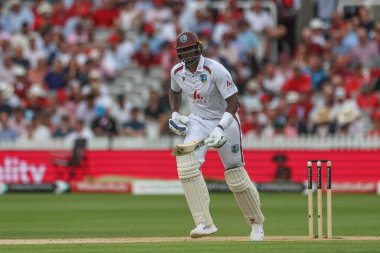 Batı Hint Adaları 'ndan Jason Holder, Rothesay Test Maçı' nda 2. İngiltere - Batı Hint Adaları maçı sırasında 11 Temmuz 2024 'te Londra Lords' da iki koşu yaptı.