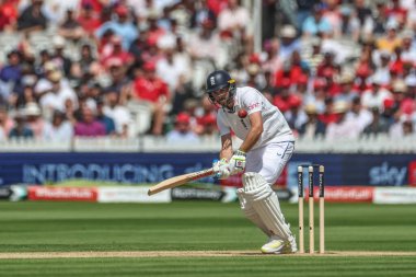 İngiltere 'den Chris Woakes, Rothesay Test Maçı İkinci Gün İngiltere - Batı Hint Adaları Lords, Londra, İngiltere, 11 Temmuz 2024