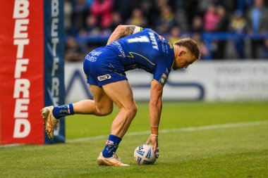 Warrington Wolves takımından Matt Dufty, 11 Temmuz 2024 'te Warrington, İngiltere' deki Halliwell Jones Stadyumu 'nda oynanan 17. 