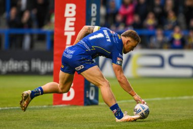 Warrington Wolves takımından Matt Dufty, 11 Temmuz 2024 'te Warrington, İngiltere' deki Halliwell Jones Stadyumu 'nda oynanan 17. 