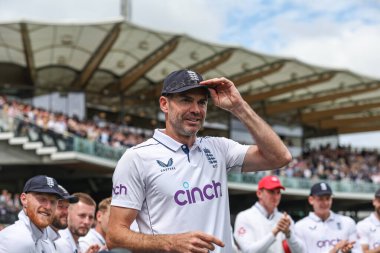 Rothesay Birinci Sınav Günü 'nde İngiltere' den James Anderson Lords, Londra, İngiltere 'de Batı Hint Adaları' na karşı, 12 Temmuz 2024 