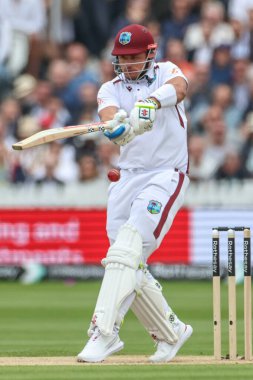 Batı Hint Adaları 'ndan Joshua Da Silva, 12 Temmuz 2024' te Lords, Londra, İngiltere 'de yapılan Rothesay Birinci Sınav Maçı' nda bir koşu için topa vuruyor. 