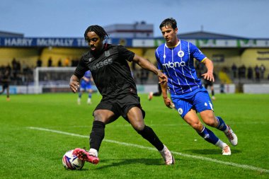 Stoke City 'den Niall Ennis, 11 Temmuz 2024' te İngiltere 'nin Chester Stadyumu' ndaki Chester-Stoke City maçında öne geçti. 