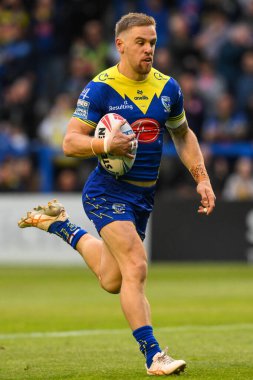 Warrington Wolves takımından Matt Dufty, 17. Warrington Wolves - Leeds Rhinos maçında 11 Temmuz 2024 'te Warrington, İngiltere' deki Halliwell Jones Stadyumu 'nda hücum etti. 