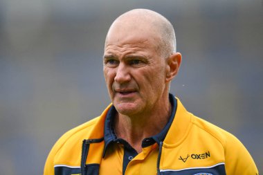 Brad Arthur Leeds Rhinos 'un baş antrenörü, 17. Betfred Süper Ligi karşılaşması Warrington Wolves - Leeds Rhinos maçında 11 Temmuz 2024' te Warrington 'daki Halliwell Jones Stadyumu' nda yerini aldı. 