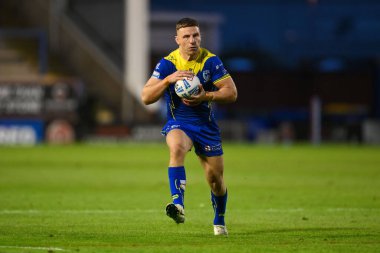 Warrington Wolves 'tan George Williams, 17. Betfred Süper Lig karşılaşmasında Warrington Wolves, Leeds Gergedan' a karşı Halliwell Jones Stadyumu, Warrington, İngiltere 'de 11 Temmuz 2024' te oynanan karşılaşmada ilk hamlesini yaptı. 
