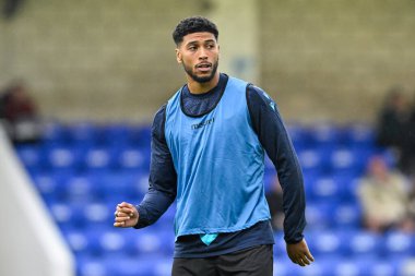 Stoke City 'den Josh Laurent, 11 Temmuz 2024' te Chester-Stoke City maçı öncesinde Deva Stadyumu 'nda ısınıyor. 