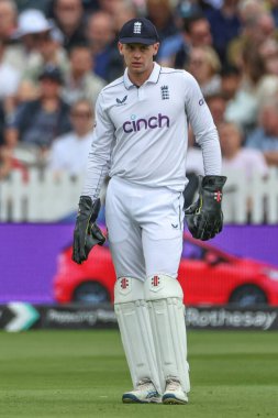 İngiltere 'den Matthew Potts Rothesay Birinci Sınav Günü Üçüncü İngiltere Batı Hint Adaları' na karşı Lords, Londra, İngiltere, 12 Temmuz 2024 