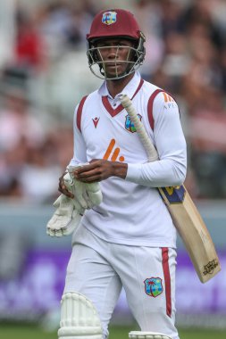 Batı Hint Adaları 'ndan Shamar Joseph, İngiltere' den Gus Atkinson tarafından 12 Temmuz 2024 'te Lords, Londra, İngiltere' de oynanan Rothesay Birinci Sınav Maçı 'nda şutlandı. 