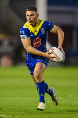 Warrington Wolves 'tan George Williams, 17. Betfred Süper Lig karşılaşmasında Warrington Wolves, Leeds Gergedan' a karşı Halliwell Jones Stadyumu, Warrington, İngiltere 'de 11 Temmuz 2024' te oynanan karşılaşmada ilk hamlesini yaptı. 