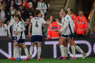 İngiltere 'den Georgia Stanway, 12 Temmuz 2024' te İngiltere 'nin Norwich şehrinde oynanan Carrow Road, Norwich maçında 3. Grup İngiltere Bayanlar - İrlanda Bayanlar Şampiyonası elemelerinde takımın takım arkadaşlarıyla ikinci golünü attı. 