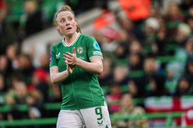 İrlanda 'dan Amber Barrett, UEFA Kadınlar Şampiyonası elemeleri sırasında - Grup 3 - İngiltere Kadınlar, İrlanda Kadınlarına Karşı Carrow Road, Norwich, İngiltere, 12 Temmuz 2024 