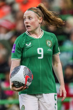 İrlanda 'dan Amber Barrett, UEFA Kadınlar Şampiyonası elemeleri sırasında - Grup 3 - İngiltere Kadınlar, İrlanda Kadınlarına Karşı Carrow Road, Norwich, İngiltere, 12 Temmuz 2024 