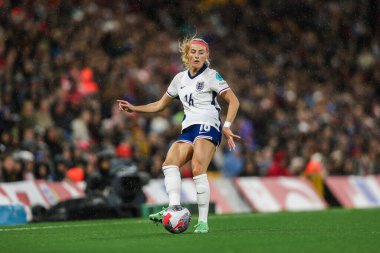 İngiltere 'den Chloe Kelly, UEFA Kadınlar Şampiyonası elemeleri sırasında topla koşuyor - Grup 3 - İngiltere Kadınlar İrlanda' ya karşı Carrow Road, Norwich, İngiltere, 12 Temmuz 2024 