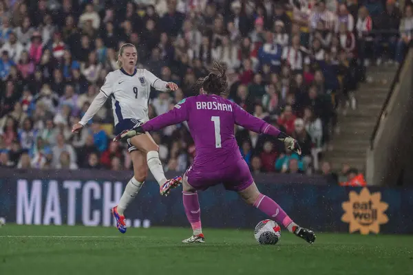 stock image Courtney Brosnan of Ireland makes a save during the UEFA Women's Championship Qualifiers - Group 3 match England Women vs Ireland Women at Carrow Road, Norwich, United Kingdom, 12th July 2024 