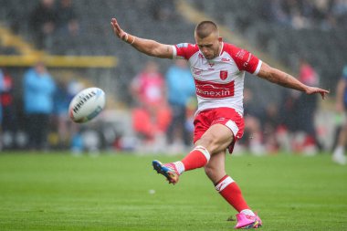 Hull KR 'dan Mikey Lewis, 17. Betfred Süper Lig karşılaşmasında MKM Stadyumu, Hull, Birleşik Krallık' ta oynanan Hull FC vs Hull KR maçında dönüşüm vuruşunu yaptı ve 0-6 yaptı. 