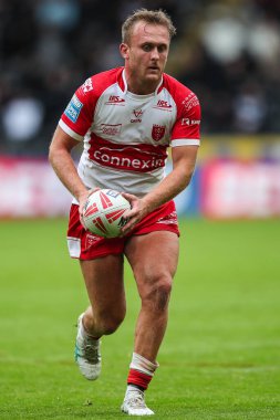 Hull KR takımından Jez Litten, 13 Temmuz 2024 'te MKM Stadyumu' nda oynanan 17. Betfred Süper Lig karşılaşmasında topla koşuyor. 