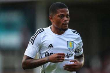 Aston Villa 'dan Leon Bailey, 17 Temmuz 2024' te Birleşik Krallık 'ın Bescot Stadyumu' nda oynanan Walsall-Aston Villa maçında 
