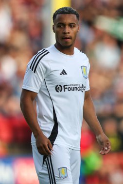 Aston Villa 'dan Cameron Archer, 17 Temmuz 2024' te Birleşik Krallık 'ın Bescot Stadyumu' nda oynanan Walsall-Aston Villa maçında 