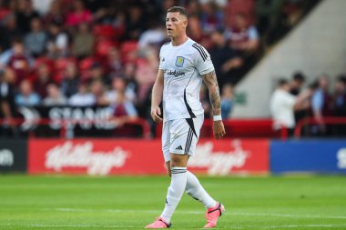 Aston Villa 'dan Ross Barkley, 17 Temmuz 2024' te Birleşik Krallık 'ın Bescot Stadyumu' nda oynanan Walsall-Aston Villa maçında 