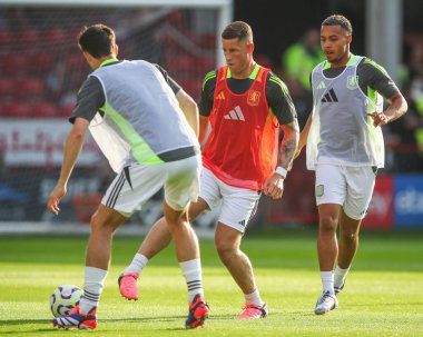 Aston Villa 'dan Ross Barkley sezon öncesi hazırlık maçında Walsall - Aston Villa maçı öncesinde 17 Temmuz 2024' te Bescot Stadyumu, Walsall, İngiltere 'de oynanacak. 