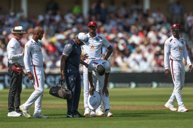 Batı Hint Adaları 'ndan Shamar Joseph, 18 Temmuz 2024' te İngiltere ile Batı Hint Adaları arasında oynanan 2. Rothesay Test Maçı 'nda tedavi gördü. 