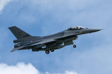 Lockheed Martin F-16 312 SQUADRON Kraliyet Hava Kuvvetleri 'nden Savaşçı Falcon Kraliyet Hava Kuvvetleri RAF Fairford, Cirencester, Birleşik Krallık, 18 Temmuz 2024' teki Uluslararası Hava Tattoo 2024 Geliş Günü sırasında geldi.