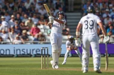 İngiltere 'den Ben Stokes, 18 Temmuz 2024' te İngiltere 'nin Trent Bridge, Nottingham kentinde oynanan 2. Rothesay Test Maçı' nda dört koşu yaptı. 