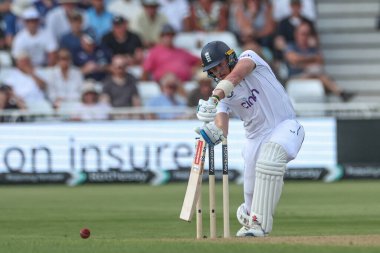 İngiltere 'den Jamie Smith, 18 Temmuz 2024' te İngiltere 'nin Trent Bridge, Nottingham, İngiltere' de oynadığı 2. Rothesay Test Maçı 'nda iki koşu yaptı. 