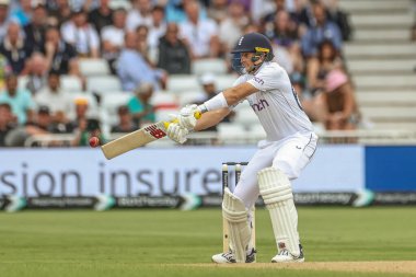 İngiltere 'den Joe Root, Rothesay Test Maçı' nda vuruş ve ıskaladı. İngiltere, Trent Bridge, Nottingham, İngiltere 'de Batı Hint Adaları' na karşı, 20 Temmuz 2024.