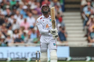 Batı Hint Adaları 'ndan Kevin Sinclair, İngiltere' den Harry Brook tarafından Rothesay Test Maçı 'nda yakalandıktan sonra İngiltere' nin Batı Hint Adaları 'na karşı Trent Köprüsü, Nottingham, İngiltere' de 20 Temmuz 2024 'te oynanan maçta sahadan ayrıldı.