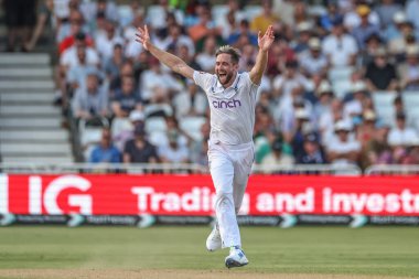 İngiltere 'den Chris Woakes, 19 Temmuz 2024' te İngiltere 'nin Nottingham, İngiltere' deki Trent Köprüsü 'nde oynanan 2. Rothesay Test Maçı' nda Kavem Hodge 'un kalesini kutluyor.