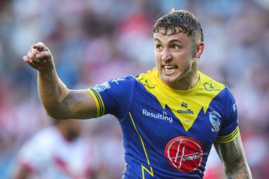 Warrington Wolves 'tan Sam Powell, 19 Temmuz 2024' te St. Helens-Warrington Wolves maçında takım arkadaşlarına bağırıyor.